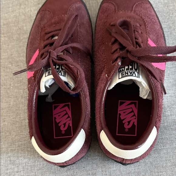 Vans sport, low Women's Maroon and Pink Sneakers NWT - Picture 4 of 12